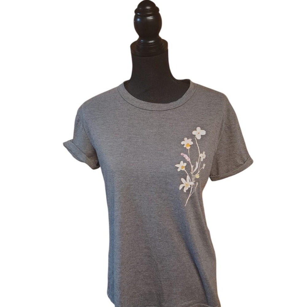 Womens Gray Floral Graphic T-Shirt Short Sleeve Boho Flower Print Top Small